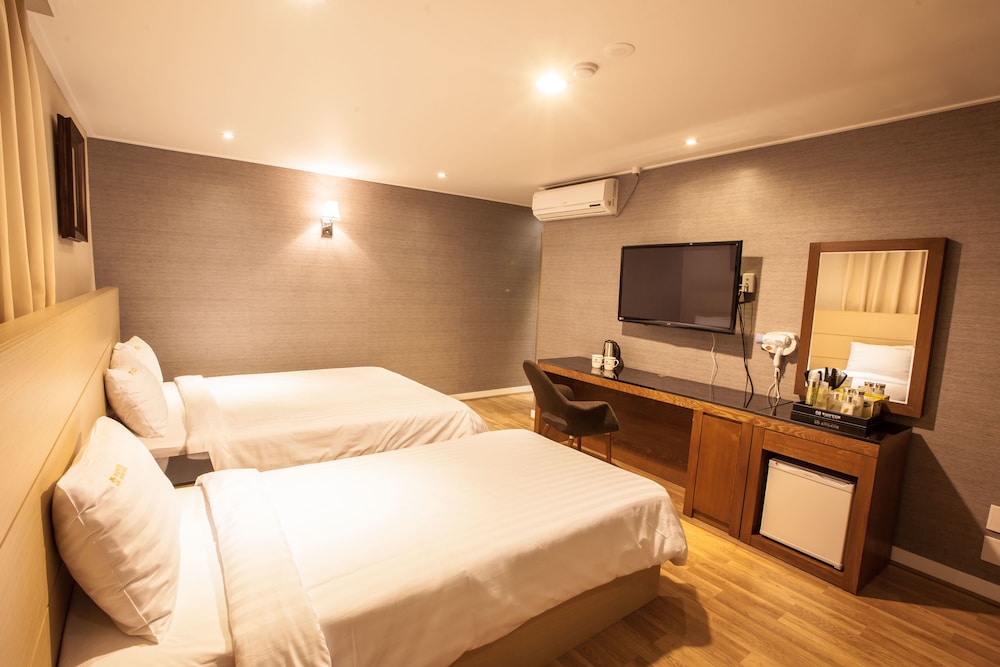 Deluxe Twin Room photo 3