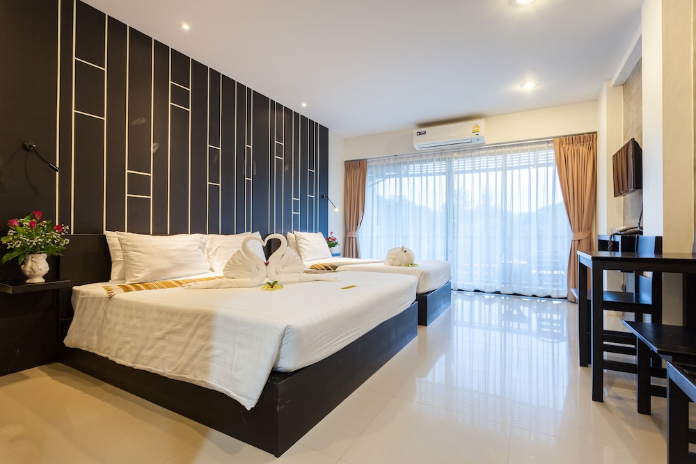 Deluxe Triple Room photo 3