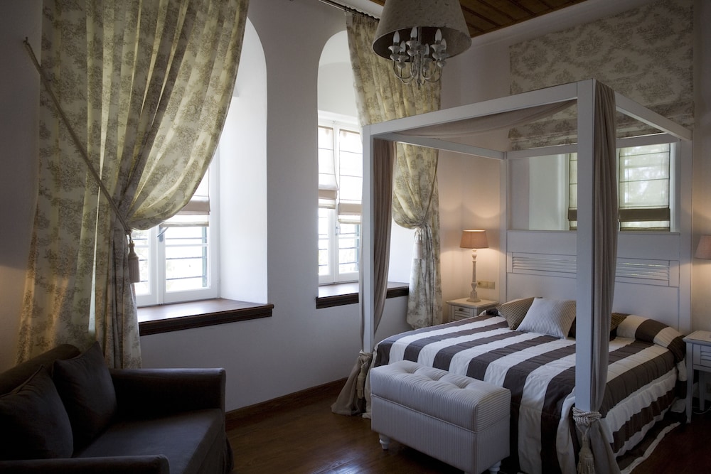 Standard Triple Room - Photo 2