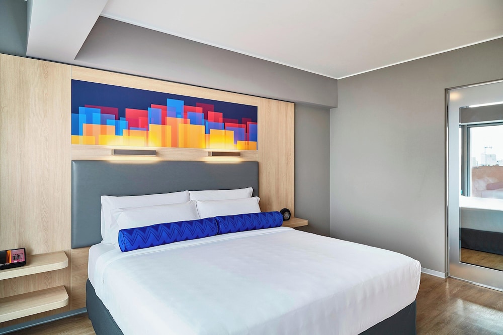 Urban, Room, 1 King Bed photo 2