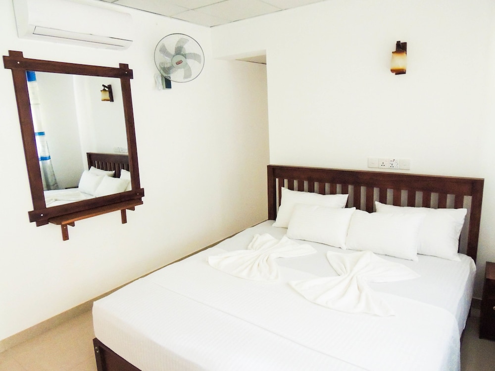 Deluxe Double Room Single Use, 1 Bedroom, Smoking, Garden View photo 1