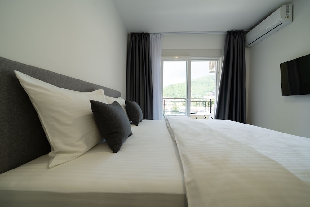 Standard Double Room, Balcony, City View