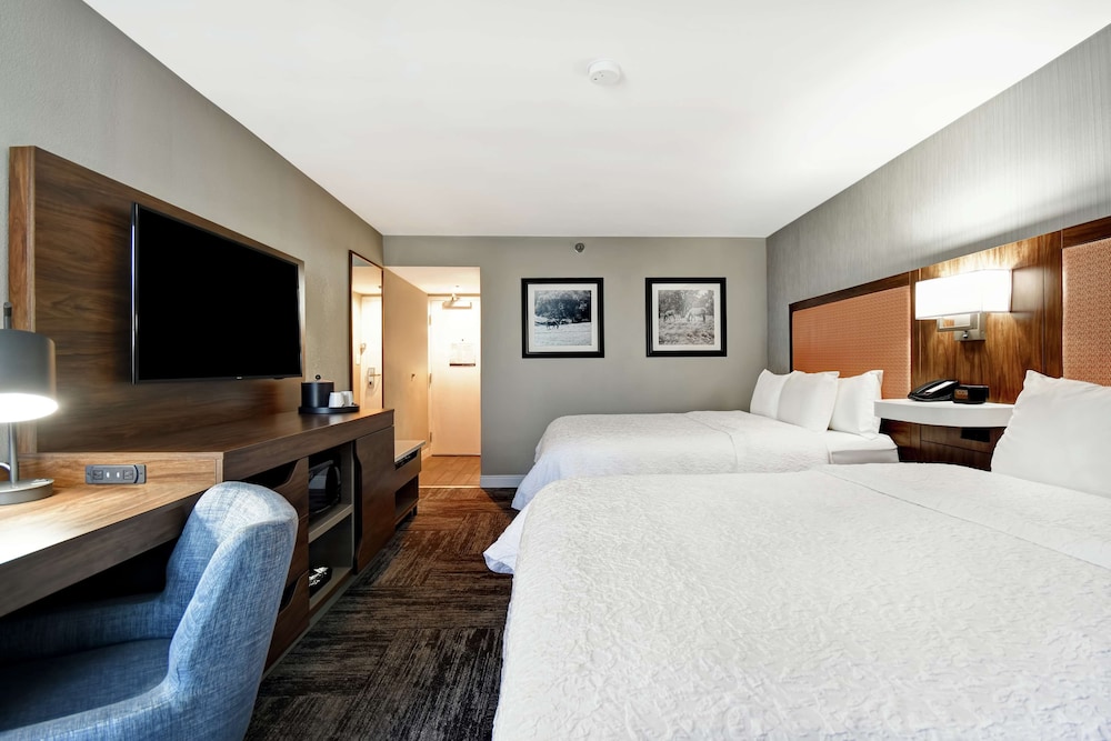 Room, 2 Queen Beds, Non Smoking - Photo 1