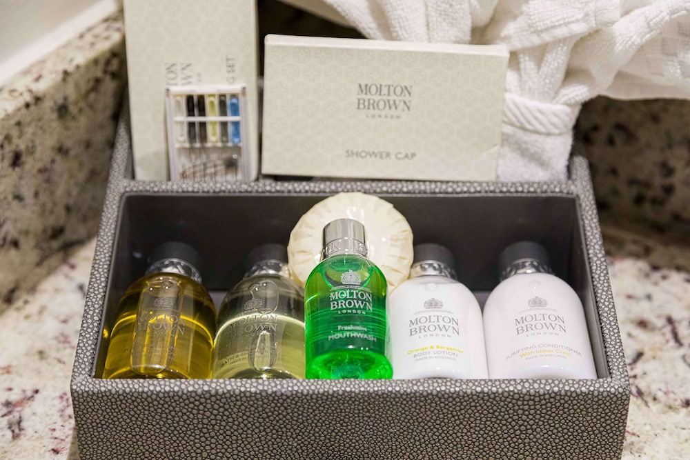 Suite, 1 King Bed, Ocean View (sunset Swim-out Butler Suite)