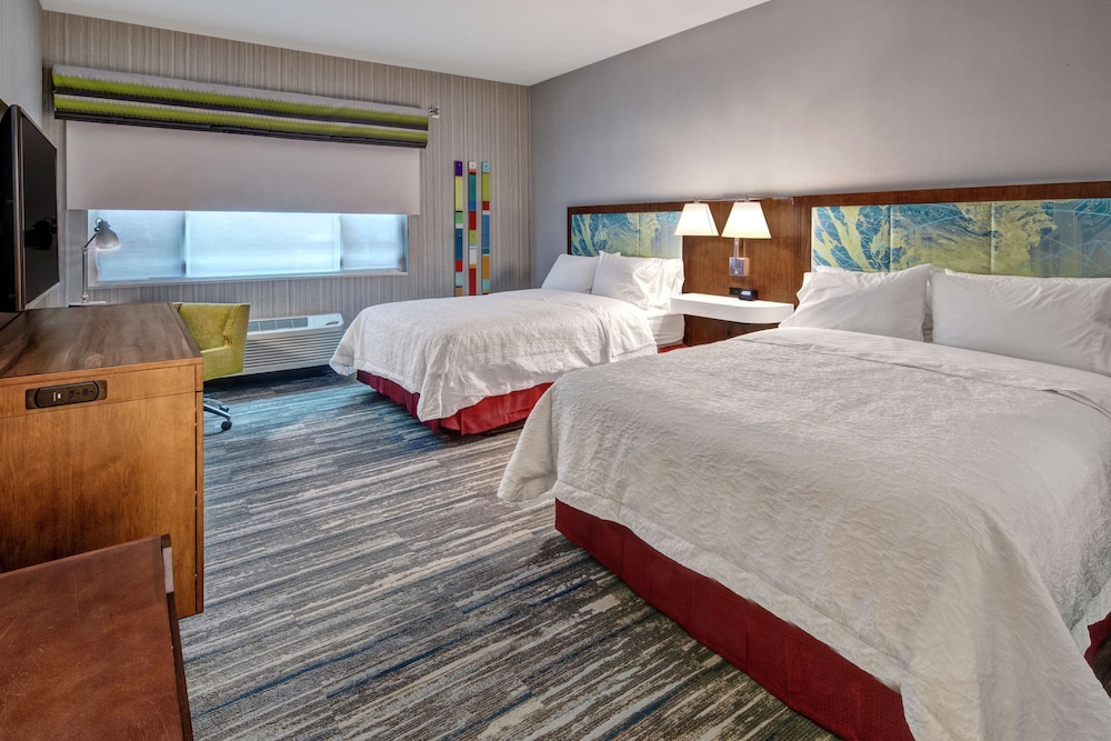 Room, 2 Queen Beds, Accessible, Roll in Shower - Photo 2
