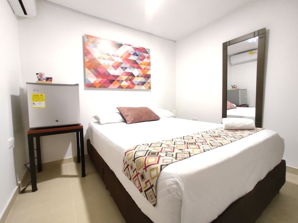 Business Room, 1 Queen Bed photo 1