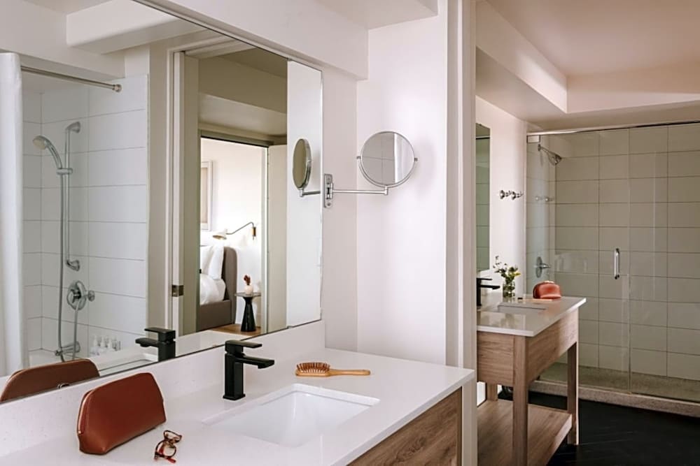 Suite, Multiple Beds, Balcony photo 2