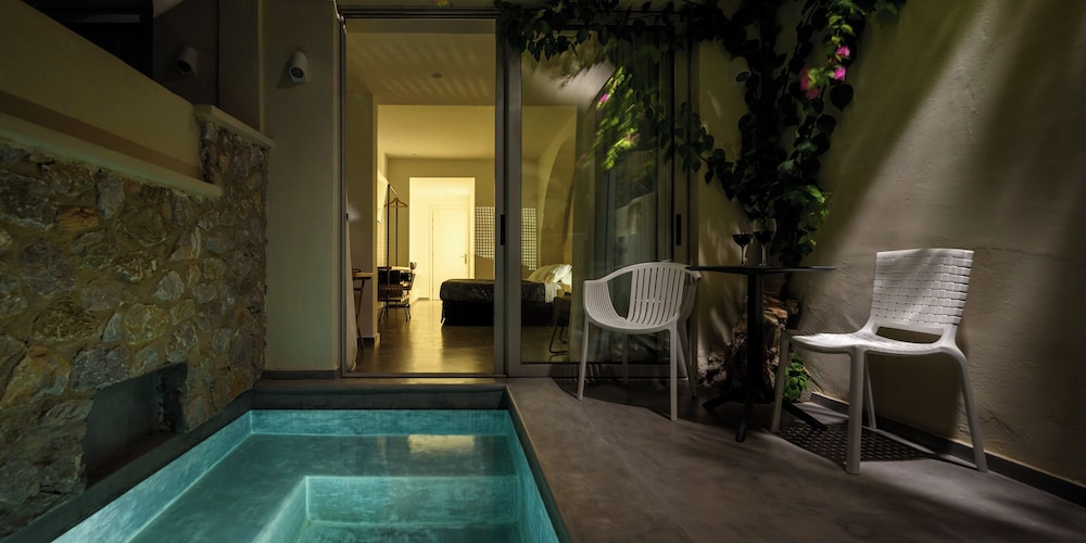 Junior Suite, Jetted Tub - Photo 13