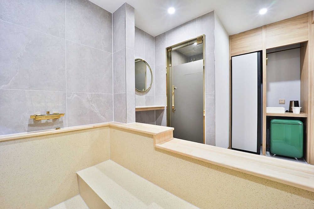 Hinoki Spa Twin Room photo 3