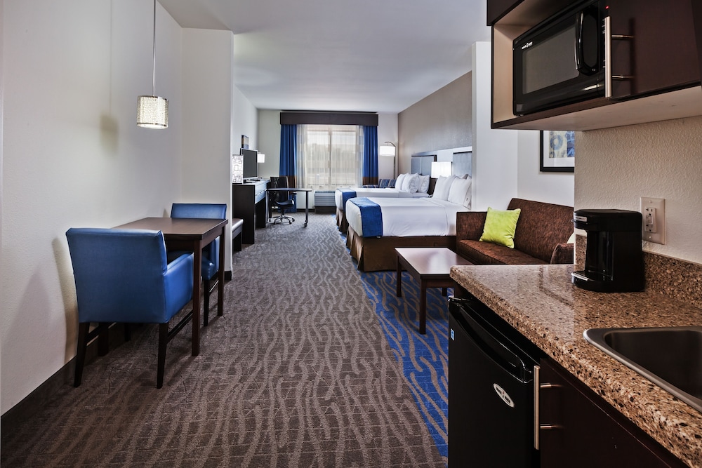 Suite, 2 Queen Beds, Accessible (Communications) photo 1