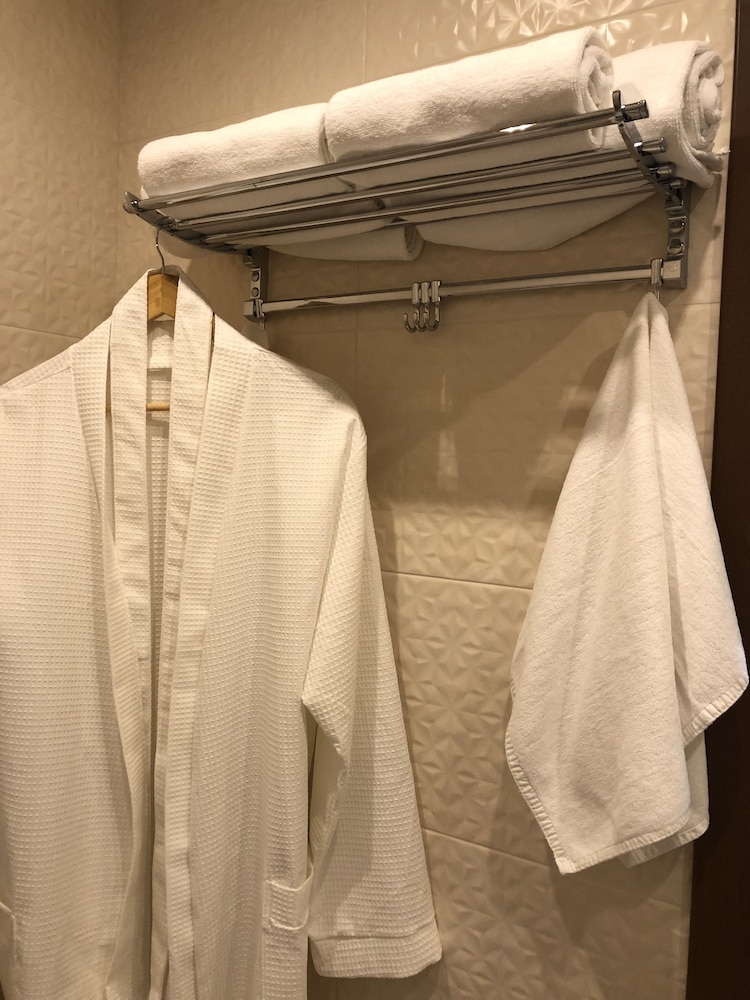 Deluxe Double Room, 1 King Bed, City View photo 2