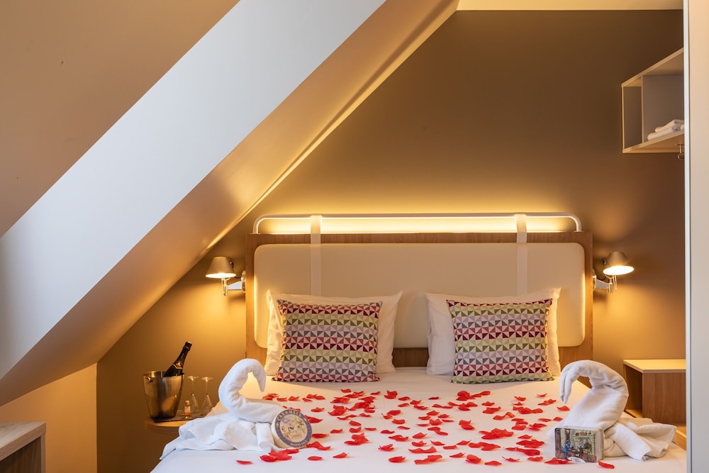 Superior Room, 1 King Bed - Photo 2