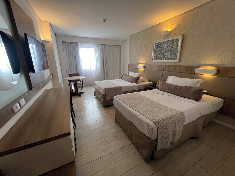 Master Twin Room thumbnail 5