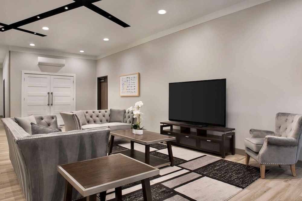 Suite, Multiple Beds, Non Smoking (Three Bedroom) photo 1