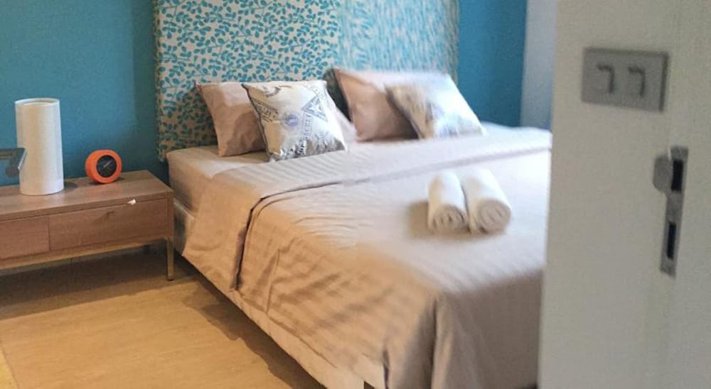 Deluxe Double Room with Street View