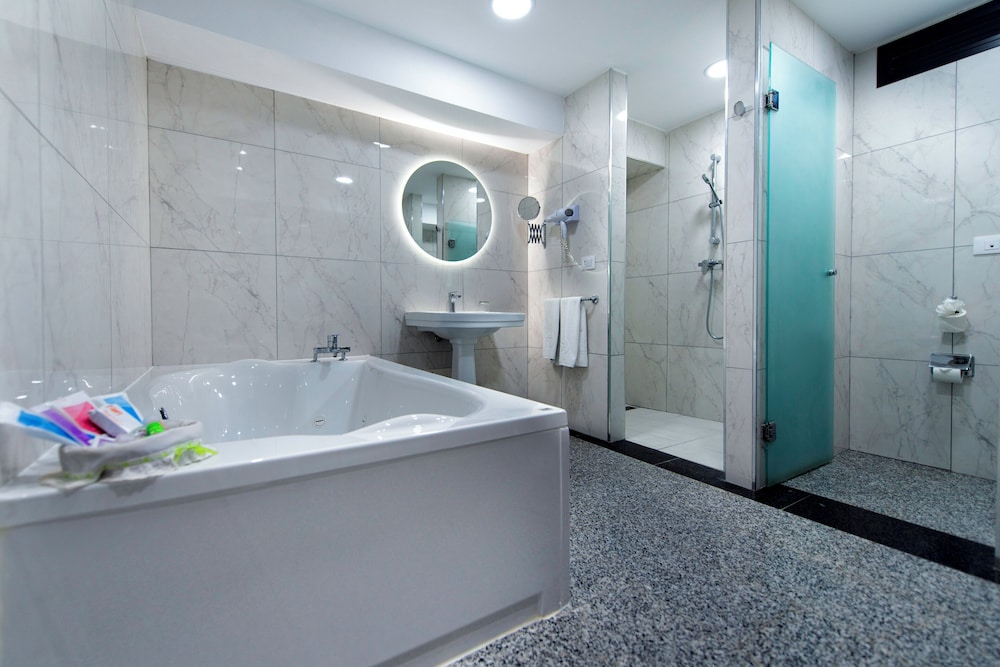 Suite, Sea View - Photo 8