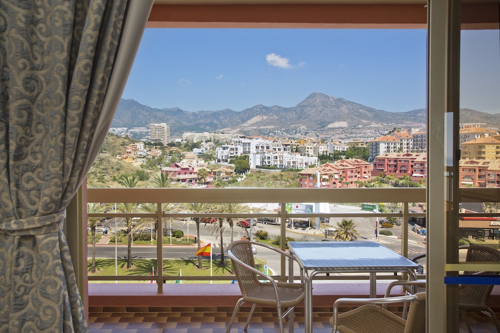 Apartment, 2 Bedrooms, Terrace, Mountain View - Photo 1