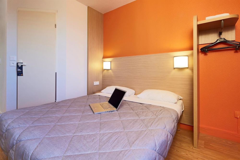 Standard Room, Multiple Beds photo 1