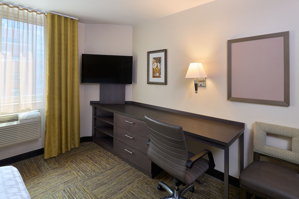 Studio Suite, 1 Queen Bed (High Floor)
