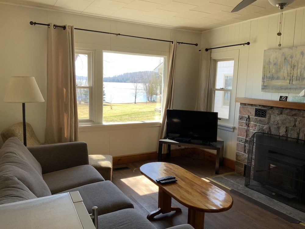 Standard Cabin, 1 Bedroom, Fireplace, Lake View (Echo)