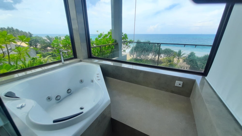 Superior Suite, Beach View