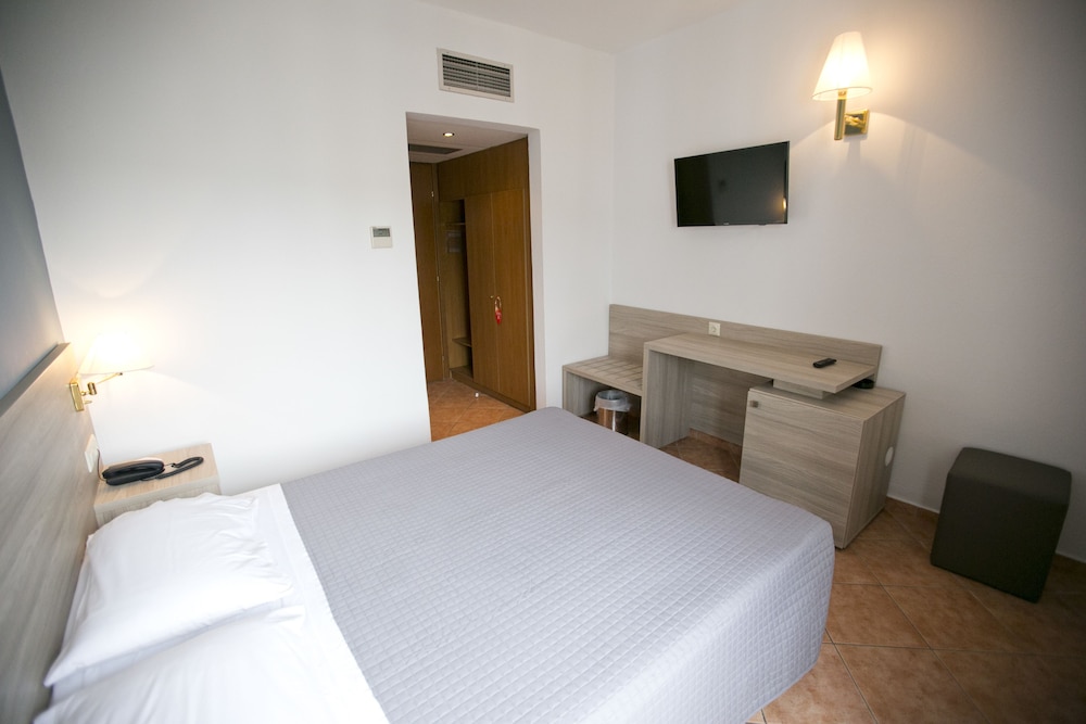 Single Room, City View