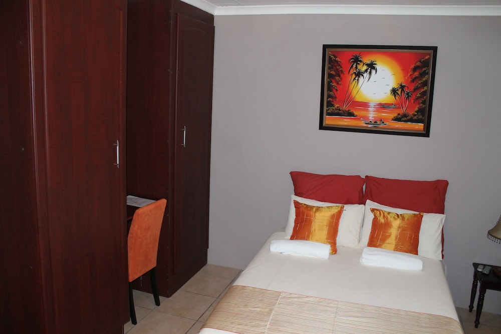 Comfort Room - Photo 2