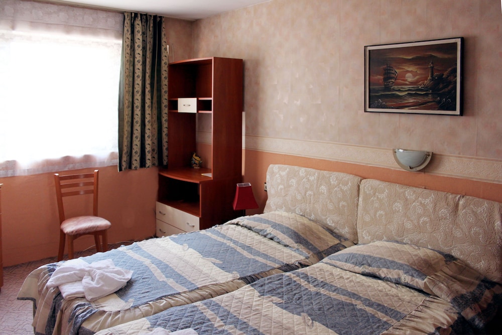 Standard Double Room photo 2