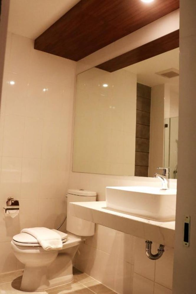 Premier Deluxe Room - Photo 11