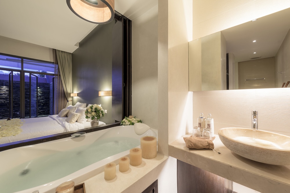 Deluxe Suite Plunge Pool with Free Minibar - Photo 6
