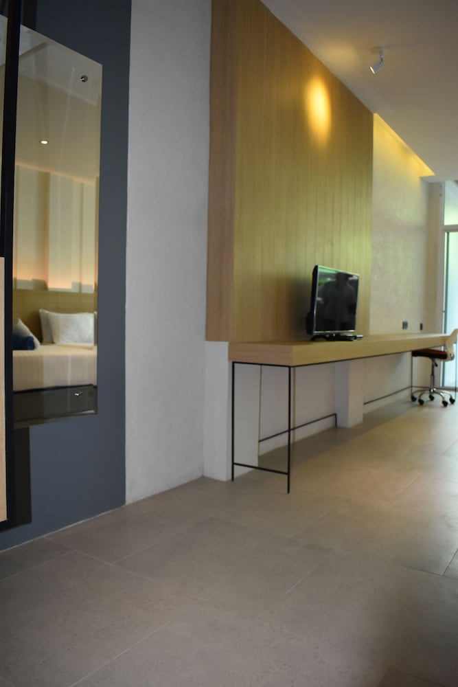 Family Room - Photo 3