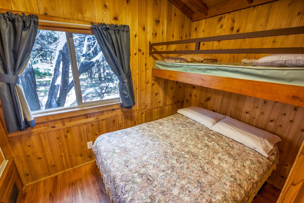 Cottage, Multiple Beds, Non Smoking, Kitchen ( Pets Allowed) photo 1