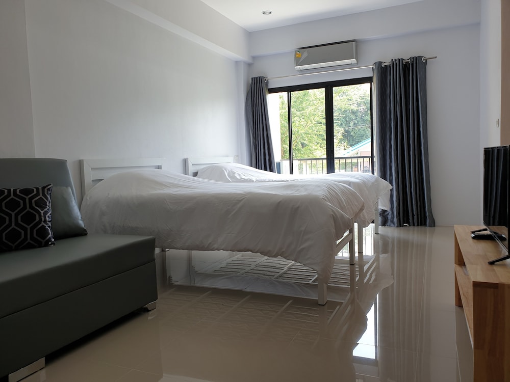 Standard Twin Room - Photo 1