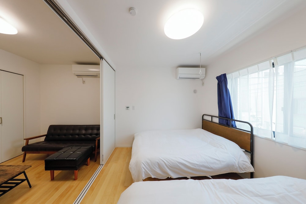 B/Accommodates four-person, Non Smoking photo 2