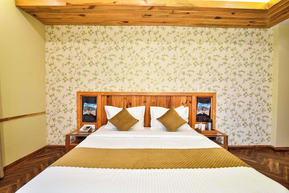Deluxe Room - Photo 10