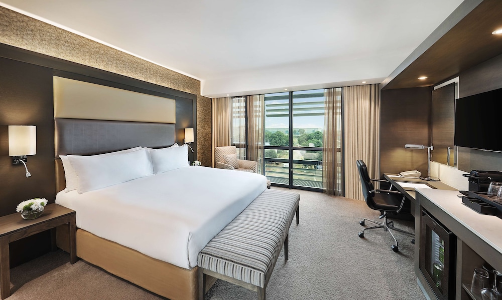 Classic Room, 1 King Bed, Accessible photo 3