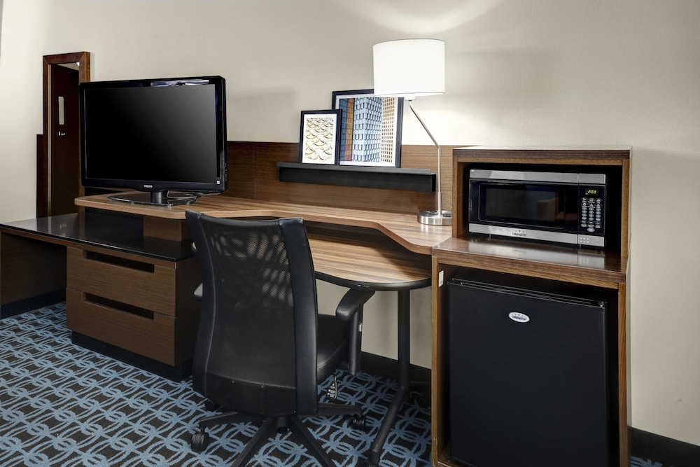 Room, 2 Queen Beds (Mobility/Hearing Accessible, Tub) photo 2