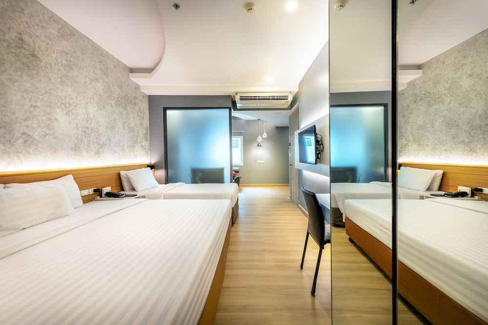 One Bedroom Suite photo 3