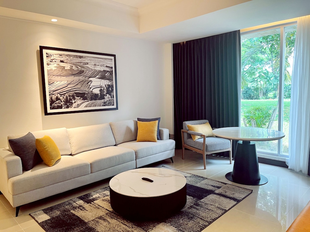 Suite, 1 Bedroom - Photo 9