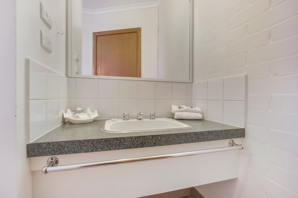 3 Bedroom Unit photo 2