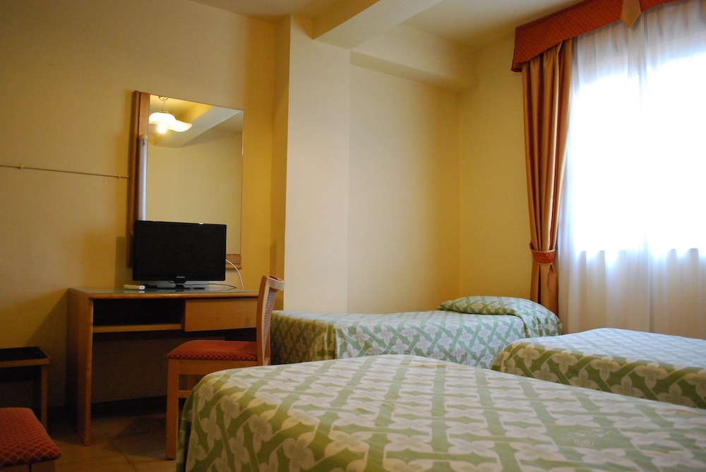 Standard Quadruple Room - Photo 3
