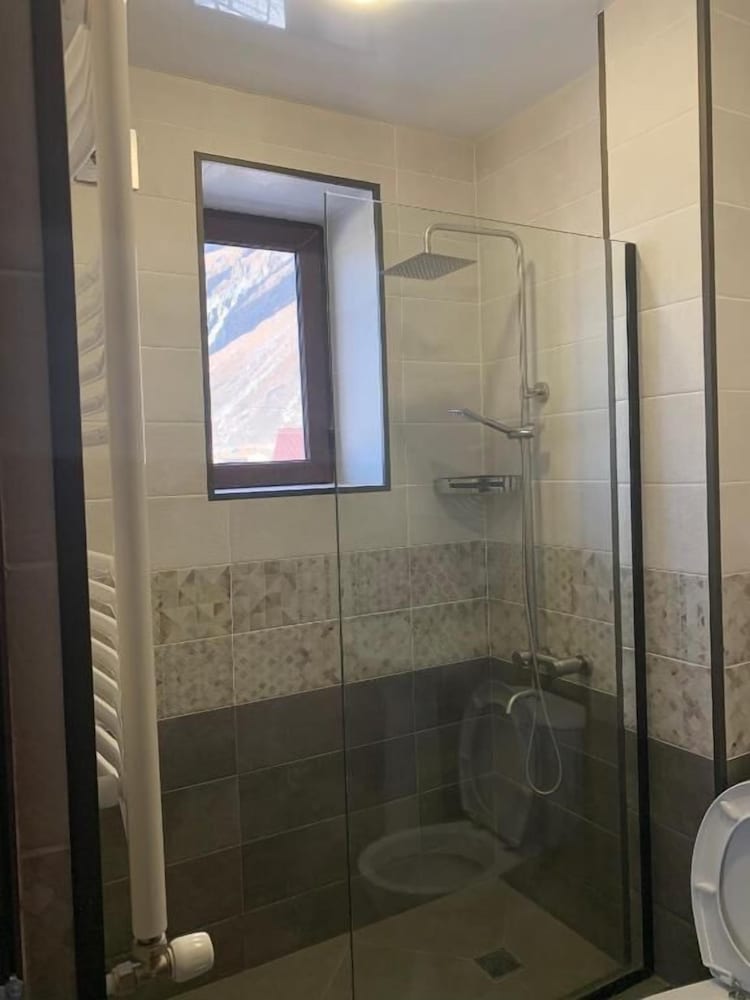 Basic Double or Twin Room, Balcony photo 3