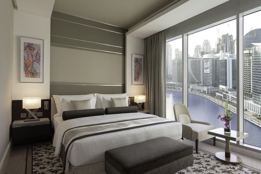 Club Suite, 1 King Bed, Bay View