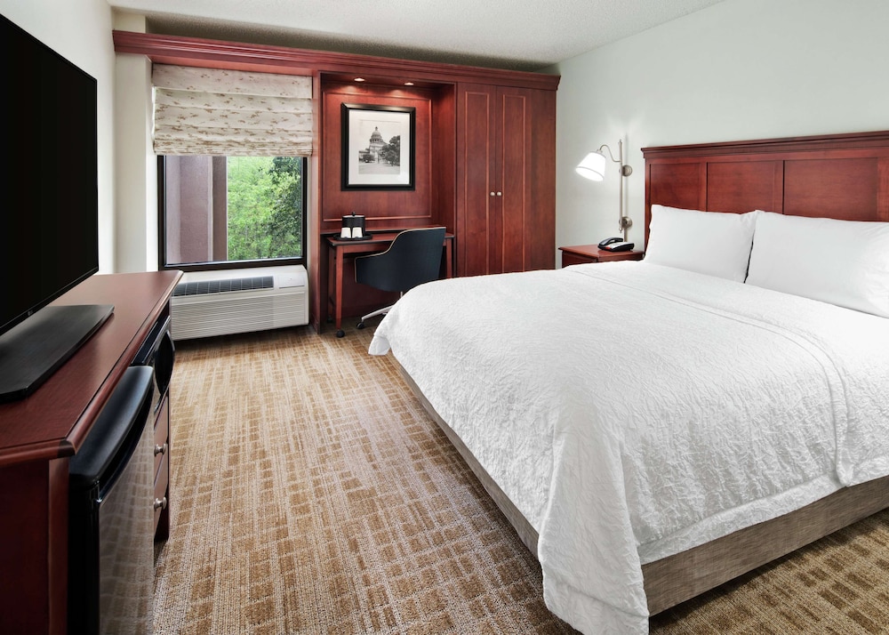 Room, 1 Queen Bed, Accessible, Bathtub (Mobility & Hearing) - Photo 2