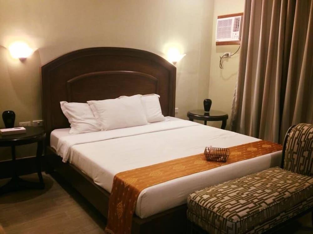 Ambassador Suite photo 3