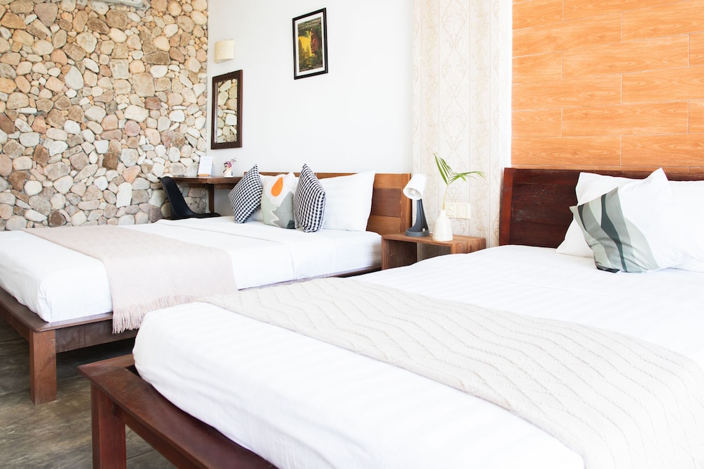 Triple Room, Multiple Beds, Sea View