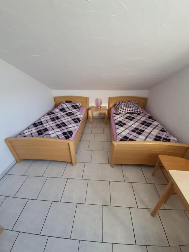 Basic Twin Room photo 1