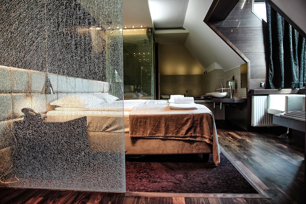 Exclusive Studio Suite photo 1