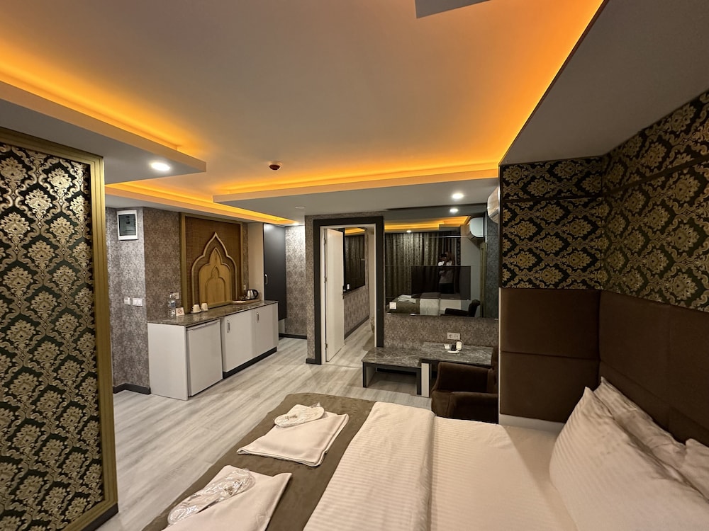 Superior Studio Suite, 2 Bedrooms, City View