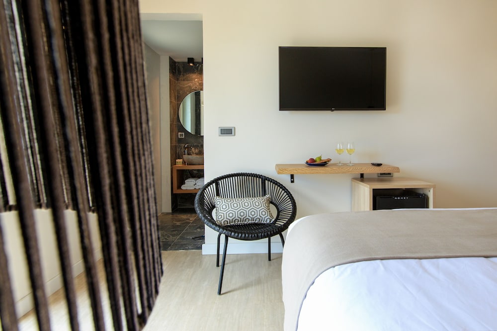 Deluxe Studio Suite, Sea View photo 3